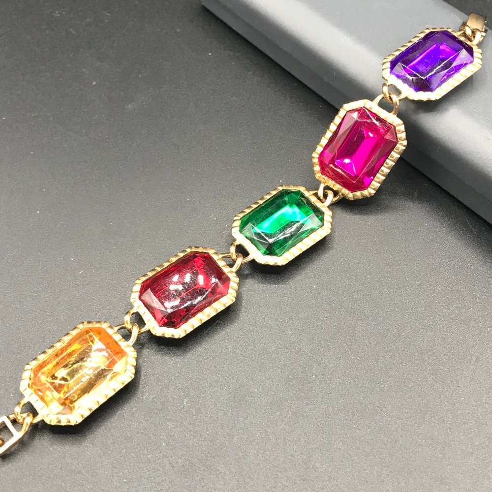 Vintage Chunky Lucite Bracelet 1980's Costume Collectible High-End Jewelry Nice!